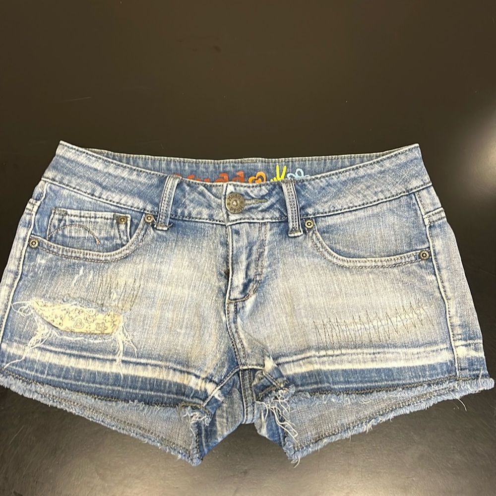 Mudd Distressed Denim Short Shorts Size 5
